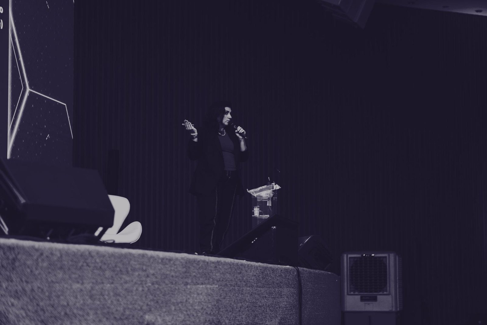 Ludymila Pimenta no palco do People of the Future, 2025